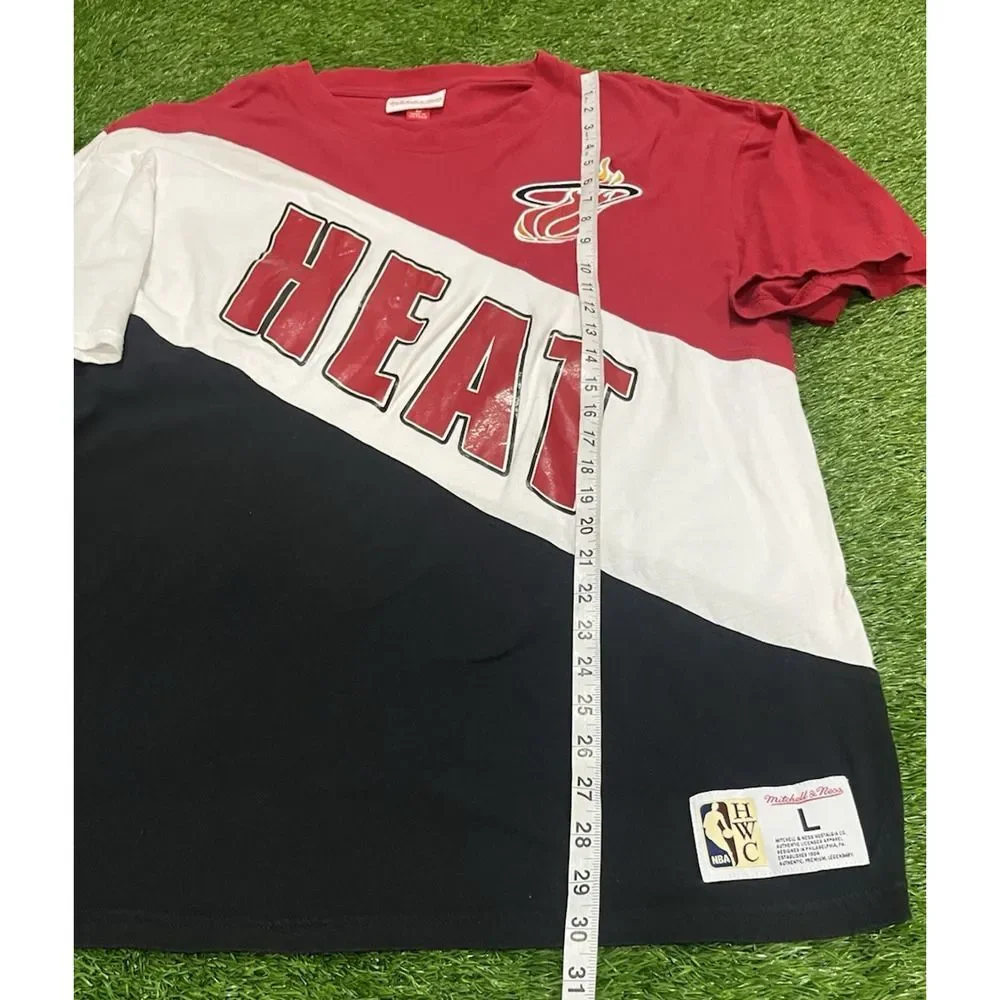 Mitchell & Ness Miami Heat Men's NBA  Logo Tee Size Large